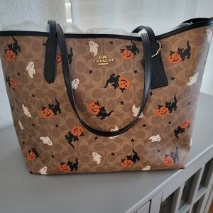 Halloween Coach Tote